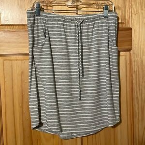 Sonoma Skirt with pockets.